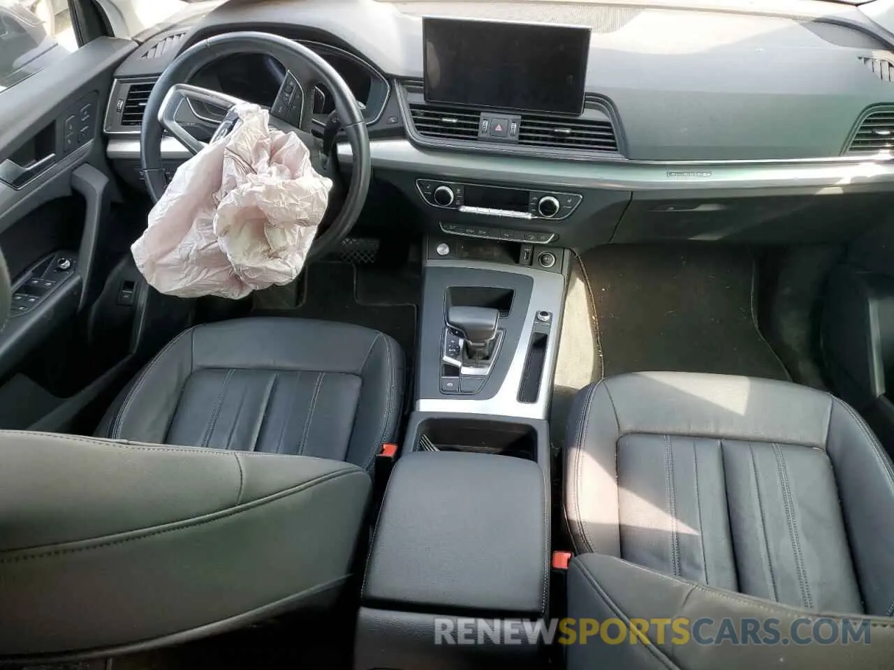 8 Photograph of a damaged car WA1EAAFYXN2085439 AUDI Q5 2022