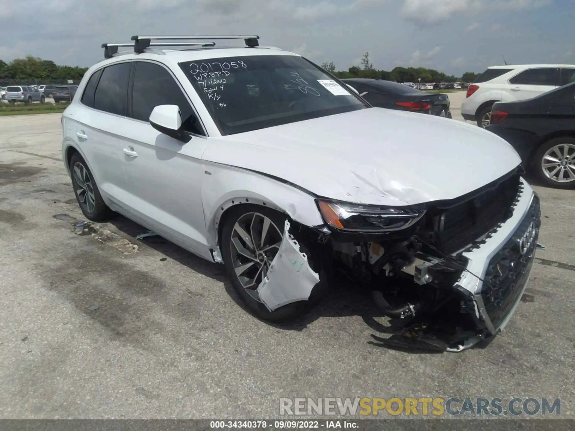 1 Photograph of a damaged car WA1EAAFYXN2124627 AUDI Q5 2022