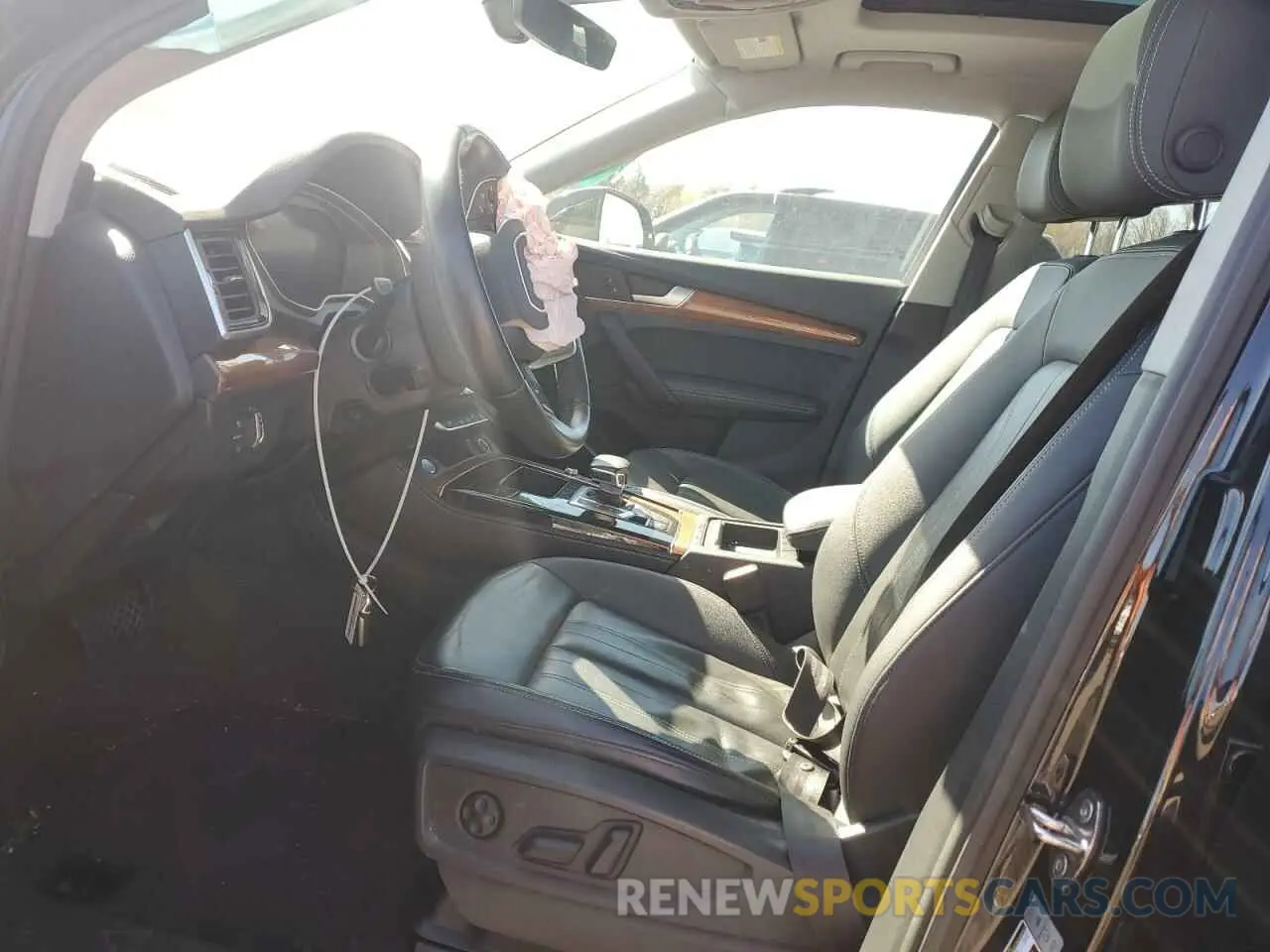 7 Photograph of a damaged car WA1EABFY2N2067880 AUDI Q5 2022