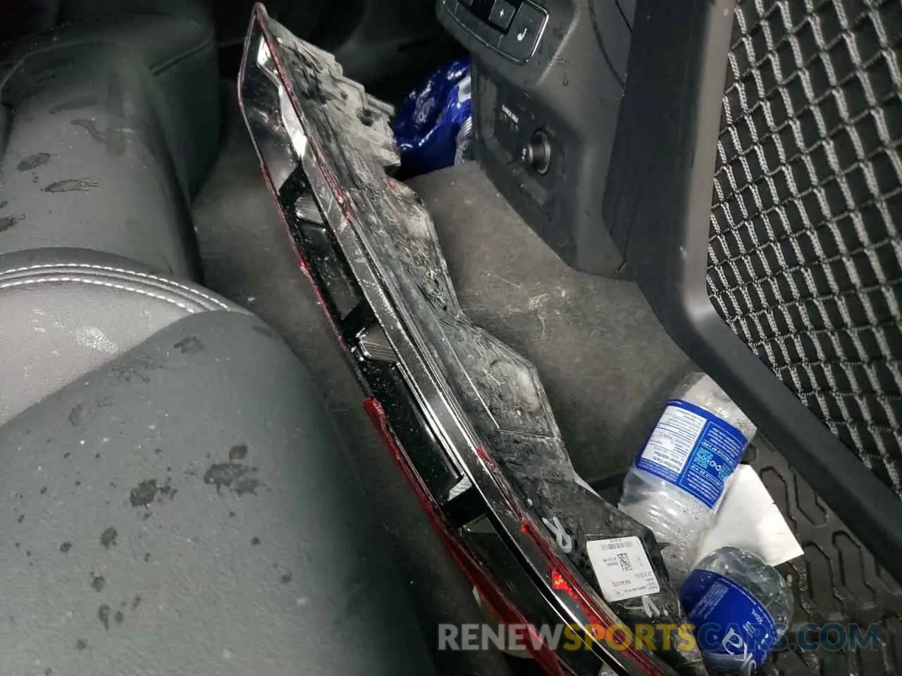 13 Photograph of a damaged car WA1EABFY9N2095109 AUDI Q5 2022
