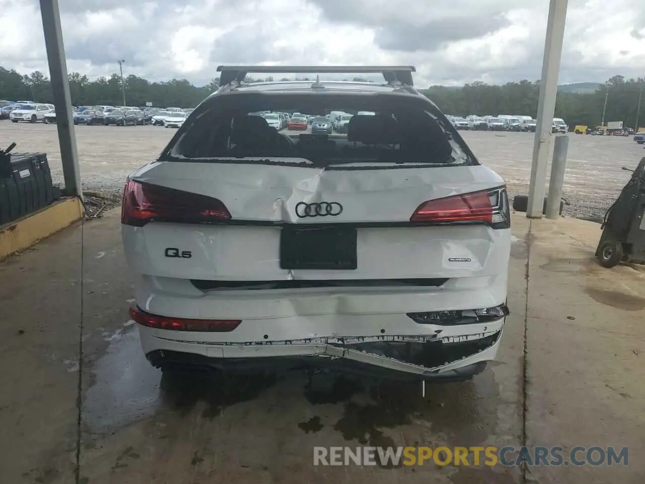 6 Photograph of a damaged car WA1FAAFY1N2045058 AUDI Q5 2022