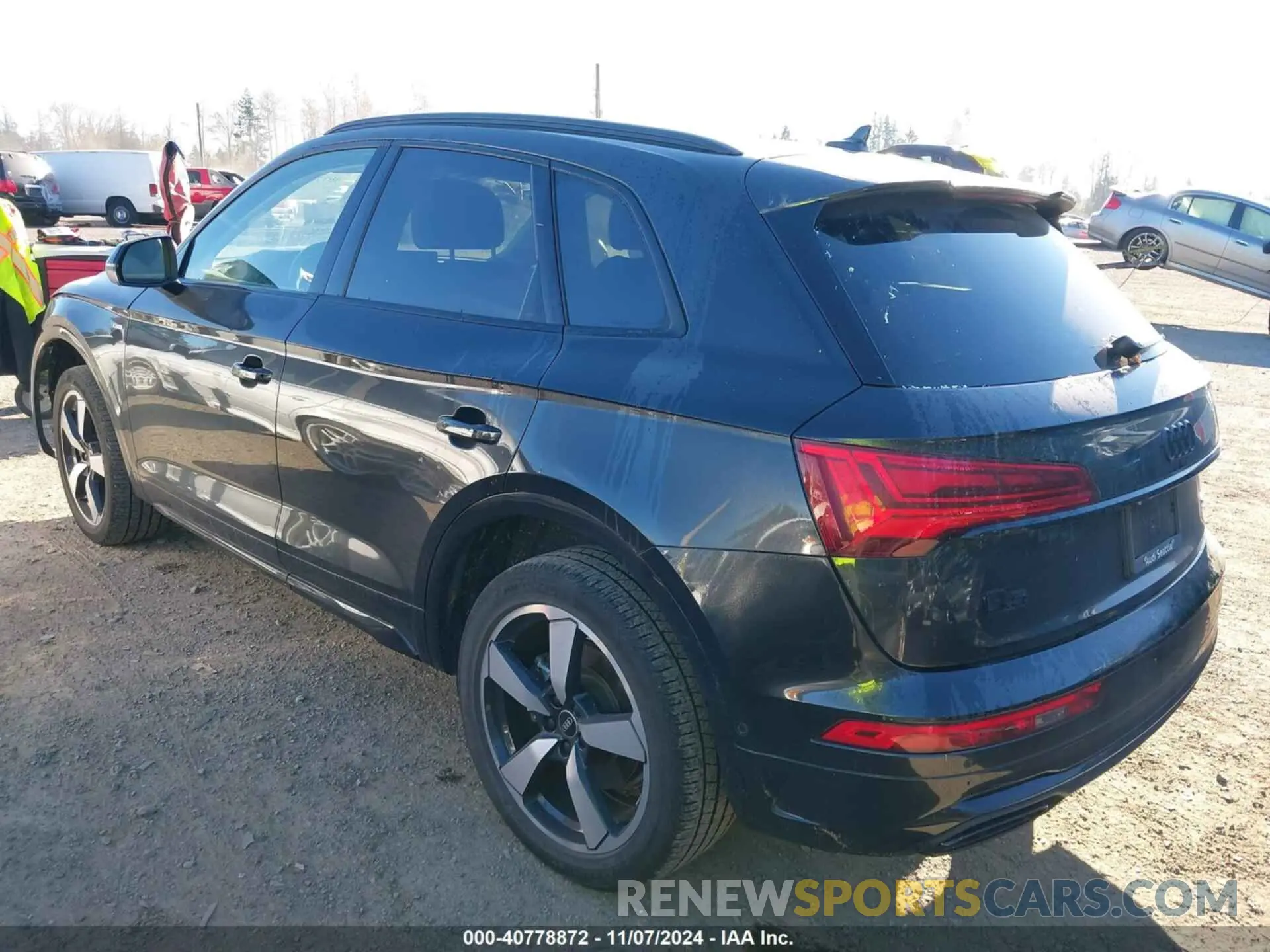 3 Photograph of a damaged car WA1FAAFY1N2083292 AUDI Q5 2022