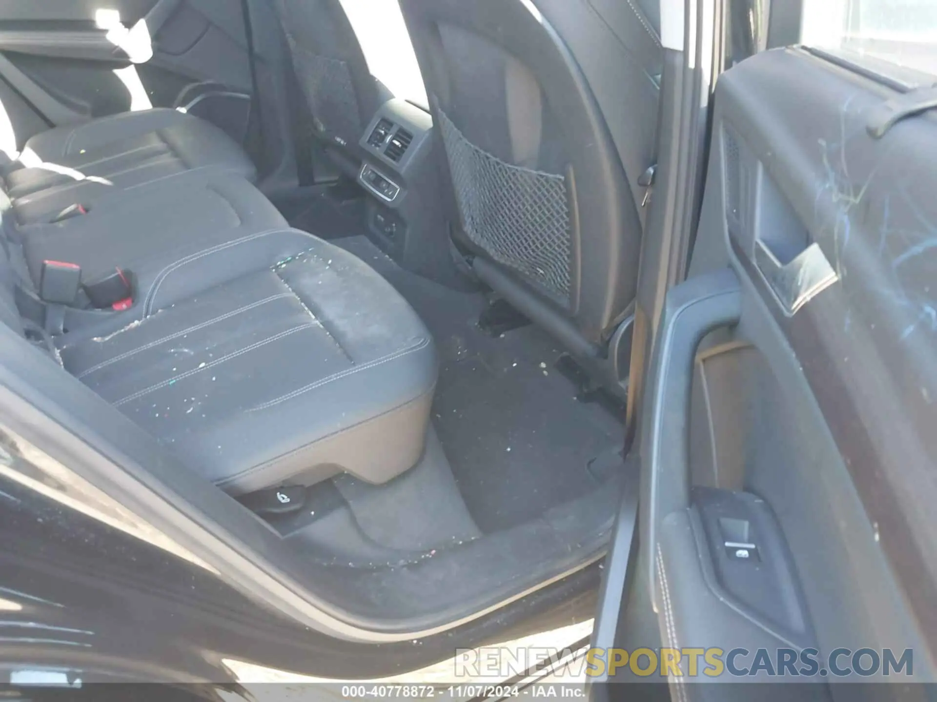 8 Photograph of a damaged car WA1FAAFY1N2083292 AUDI Q5 2022