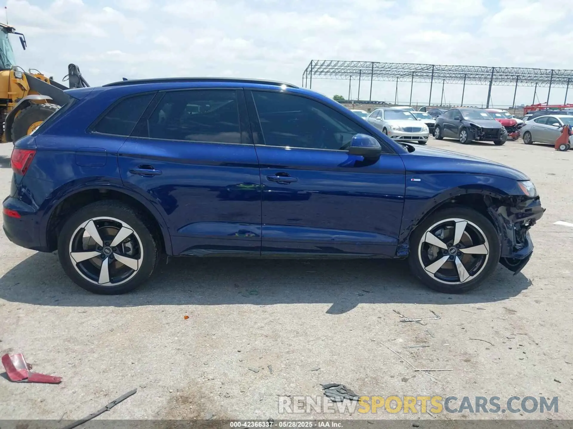 13 Photograph of a damaged car WA1FAAFY3N2006634 AUDI Q5 2022