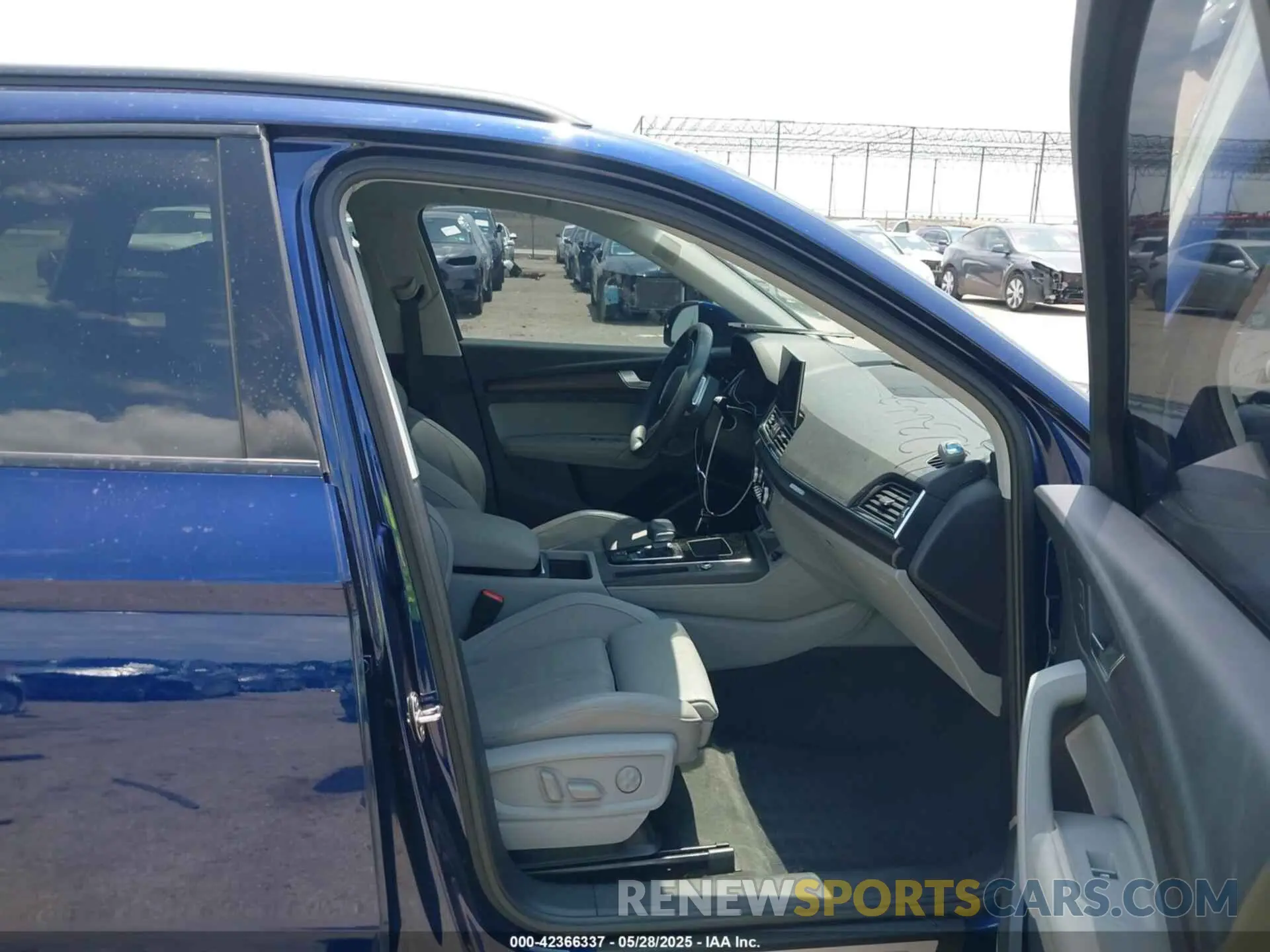 5 Photograph of a damaged car WA1FAAFY3N2006634 AUDI Q5 2022