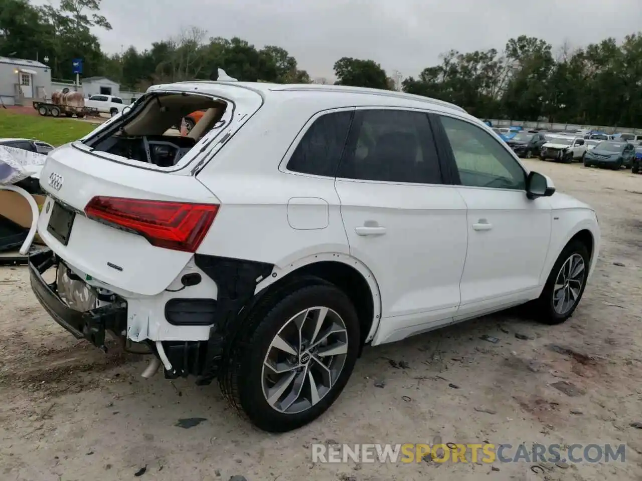 3 Photograph of a damaged car WA1FAAFY3N2018377 AUDI Q5 2022