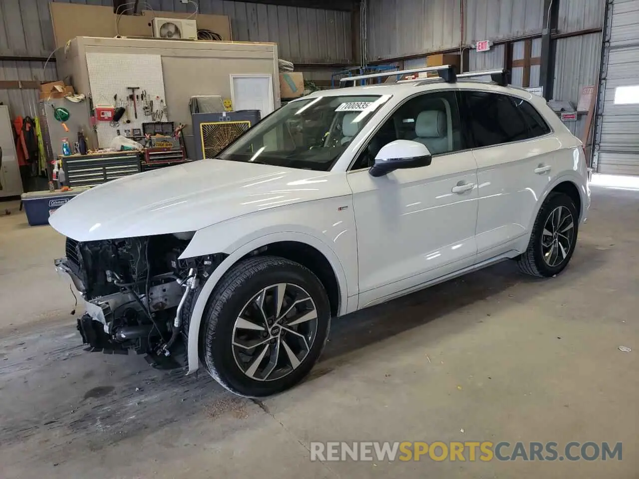 1 Photograph of a damaged car WA1FAAFY5N2032068 AUDI Q5 2022