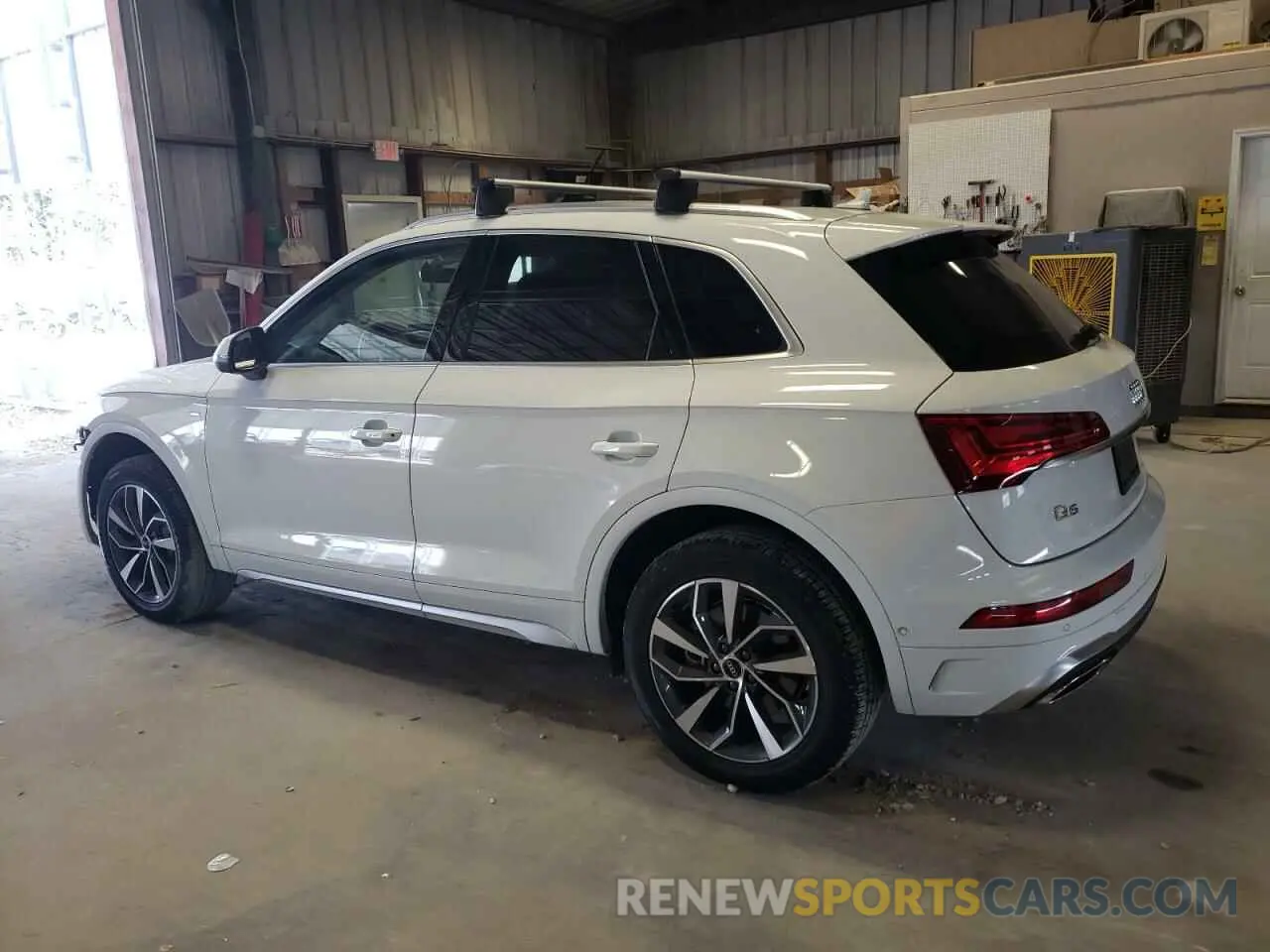 2 Photograph of a damaged car WA1FAAFY5N2032068 AUDI Q5 2022