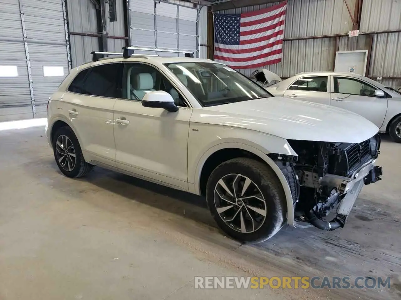 4 Photograph of a damaged car WA1FAAFY5N2032068 AUDI Q5 2022