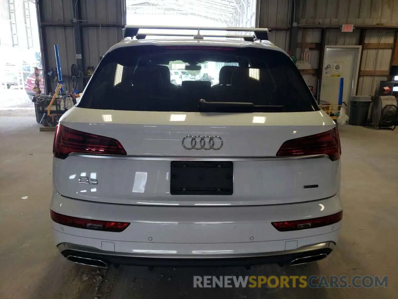 6 Photograph of a damaged car WA1FAAFY5N2032068 AUDI Q5 2022