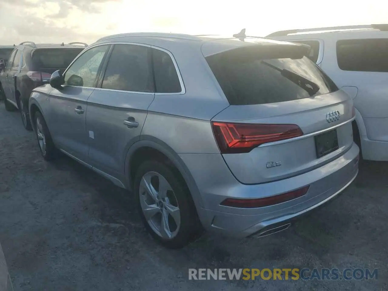 2 Photograph of a damaged car WA1FAAFY6N2049364 AUDI Q5 2022