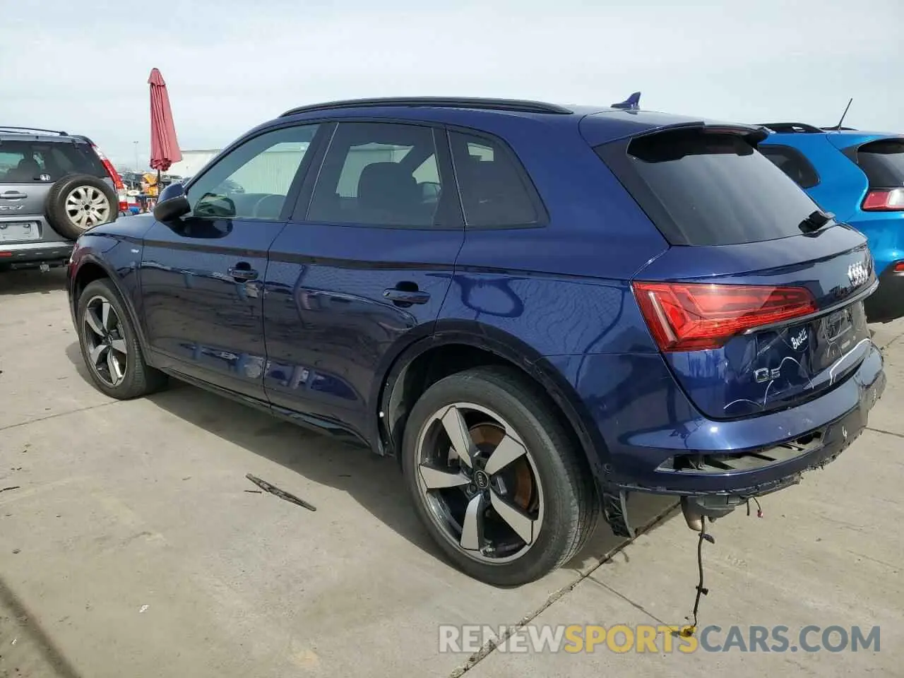 2 Photograph of a damaged car WA1FAAFY7N2010315 AUDI Q5 2022