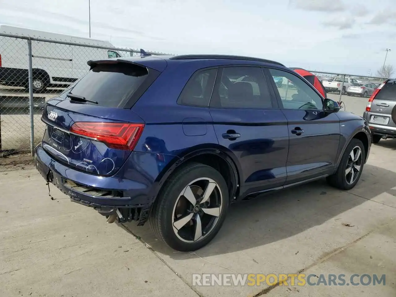 3 Photograph of a damaged car WA1FAAFY7N2010315 AUDI Q5 2022