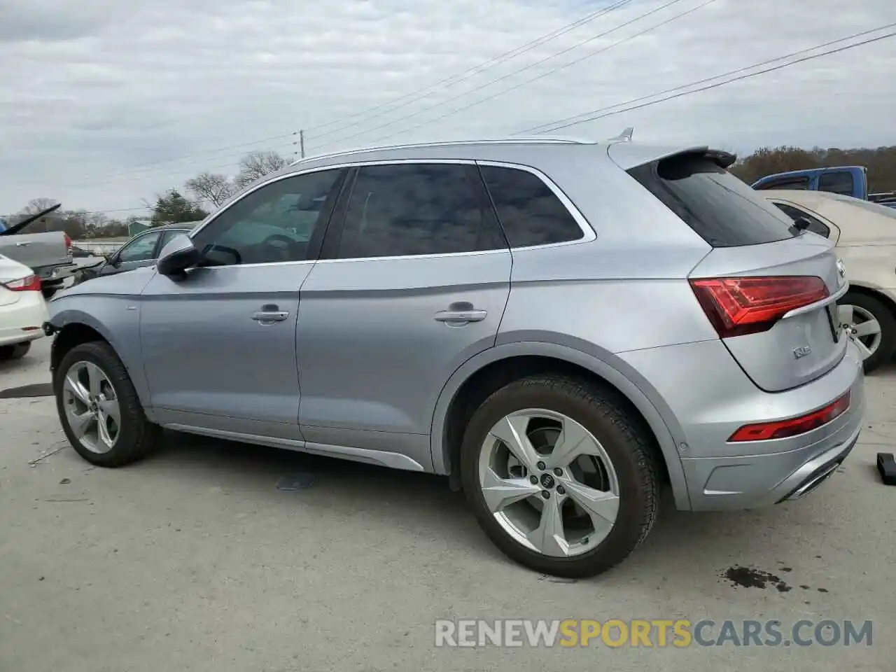 2 Photograph of a damaged car WA1FAAFY8N2053674 AUDI Q5 2022