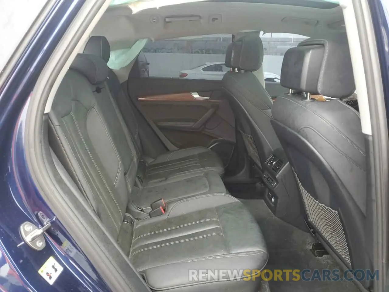 11 Photograph of a damaged car WA1FAAFY9N2047673 AUDI Q5 2022