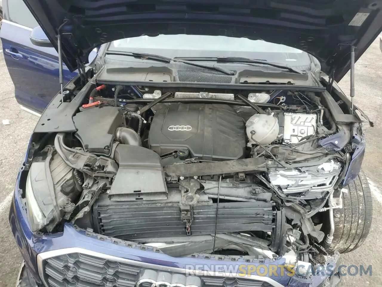 12 Photograph of a damaged car WA1FAAFY9N2047673 AUDI Q5 2022