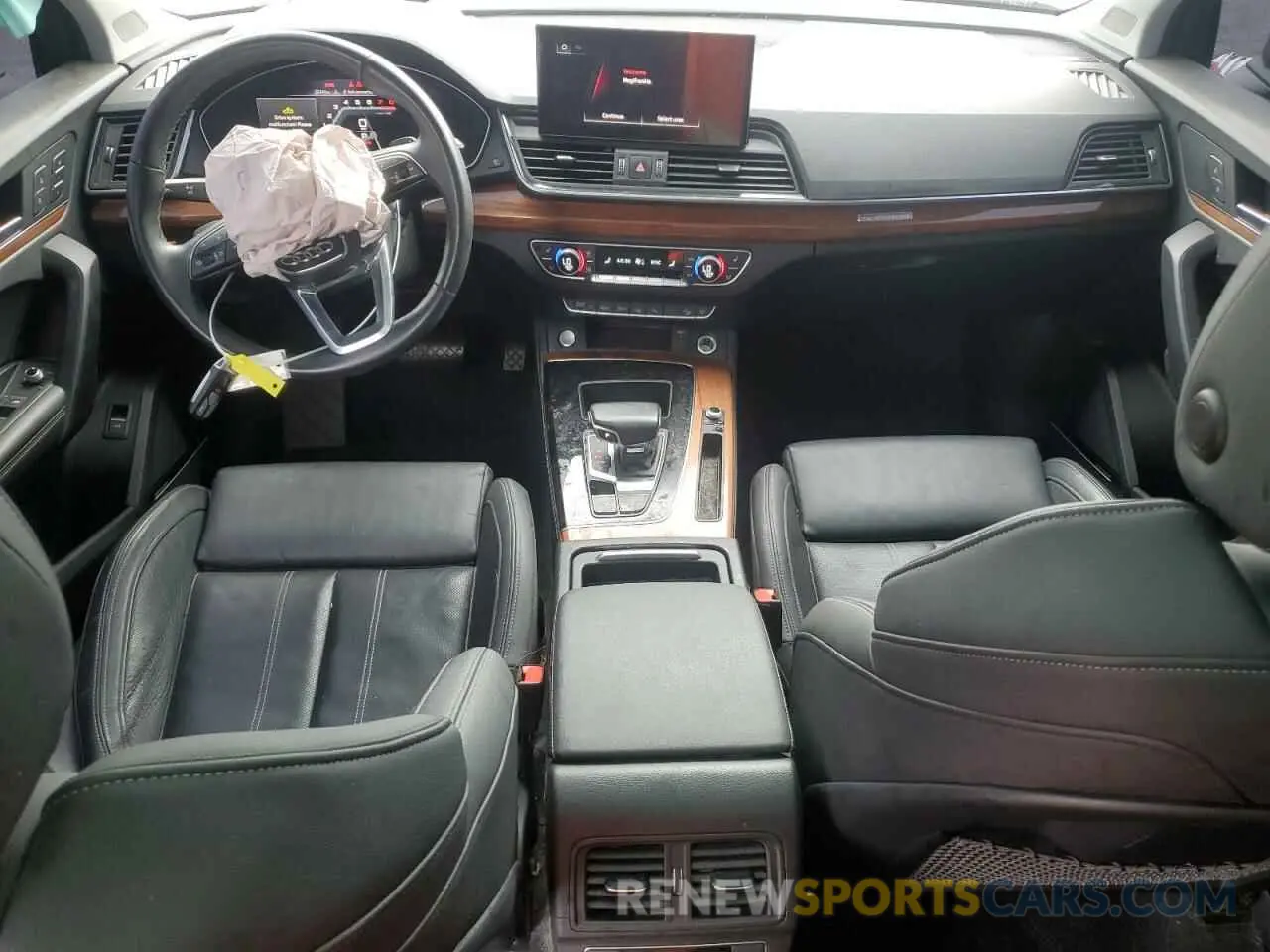 8 Photograph of a damaged car WA1FAAFY9N2047673 AUDI Q5 2022
