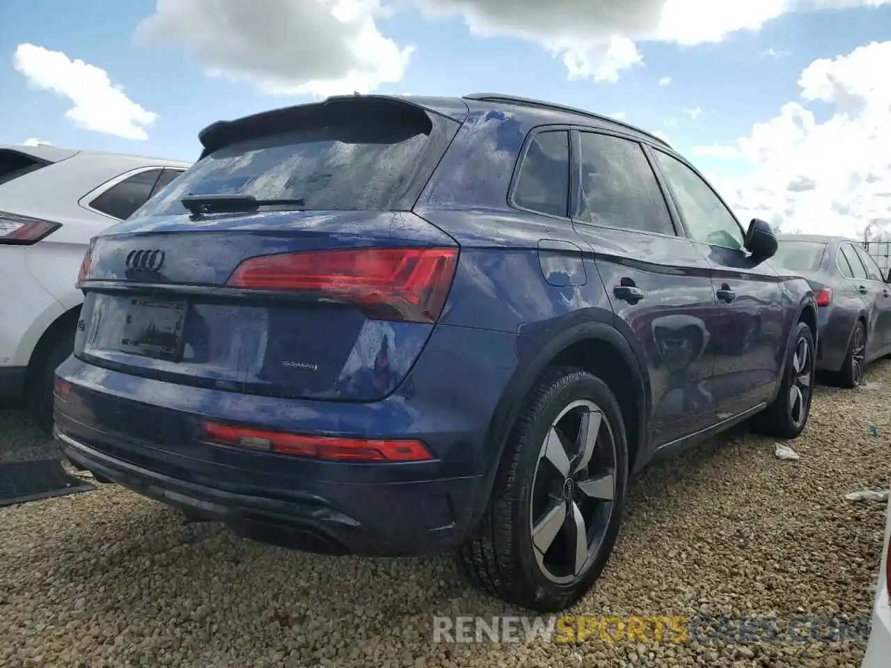 4 Photograph of a damaged car WA1FAAFYXN2108559 AUDI Q5 2022