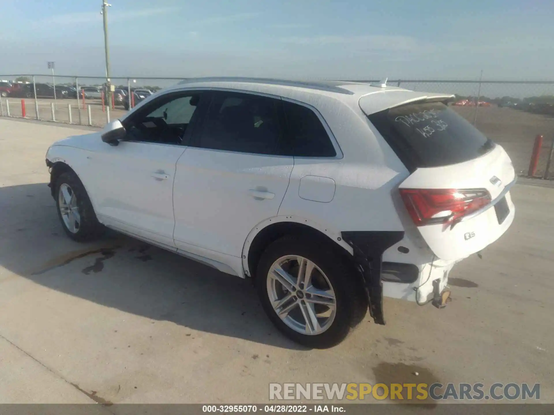 3 Photograph of a damaged car WA1G2AFY0N2004518 AUDI Q5 2022