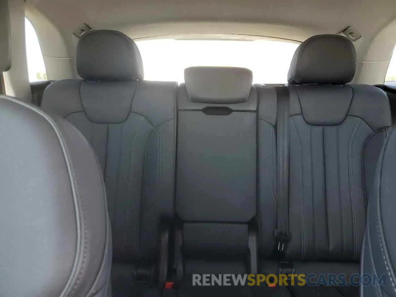 10 Photograph of a damaged car WA1G2AFY2N2098529 AUDI Q5 2022