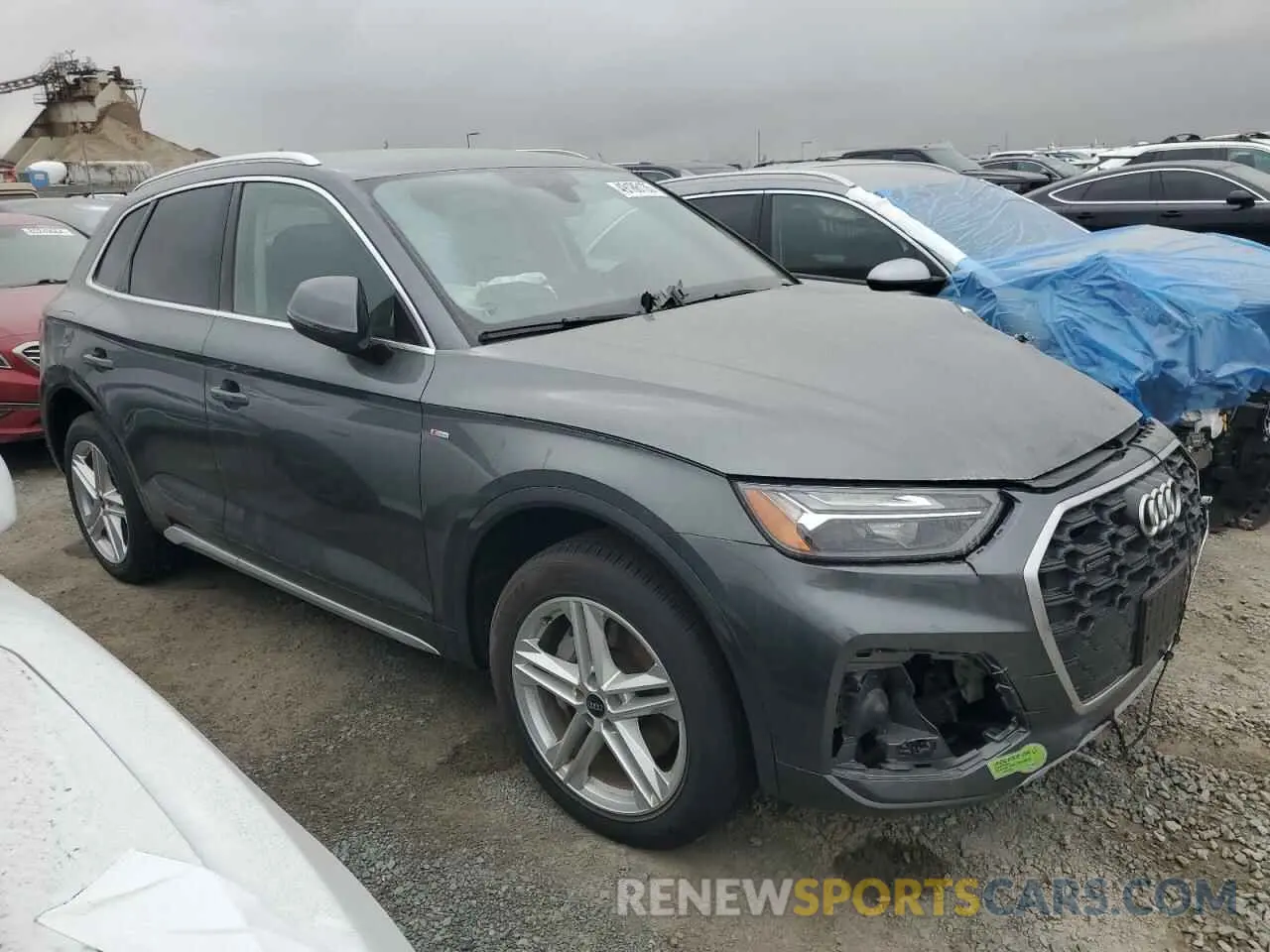 4 Photograph of a damaged car WA1G2AFY2N2098529 AUDI Q5 2022