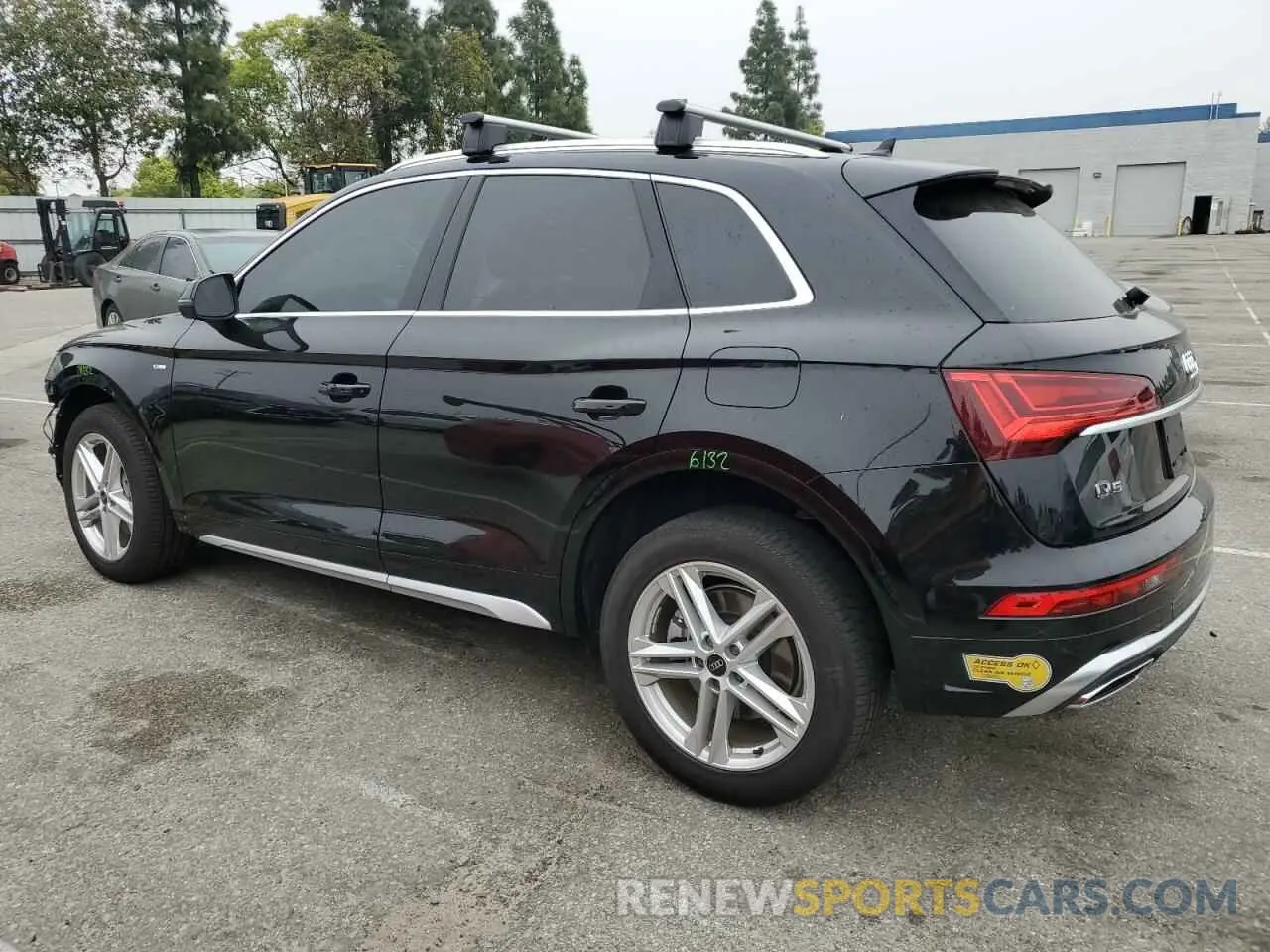 2 Photograph of a damaged car WA1G2AFY9N2003349 AUDI Q5 2022