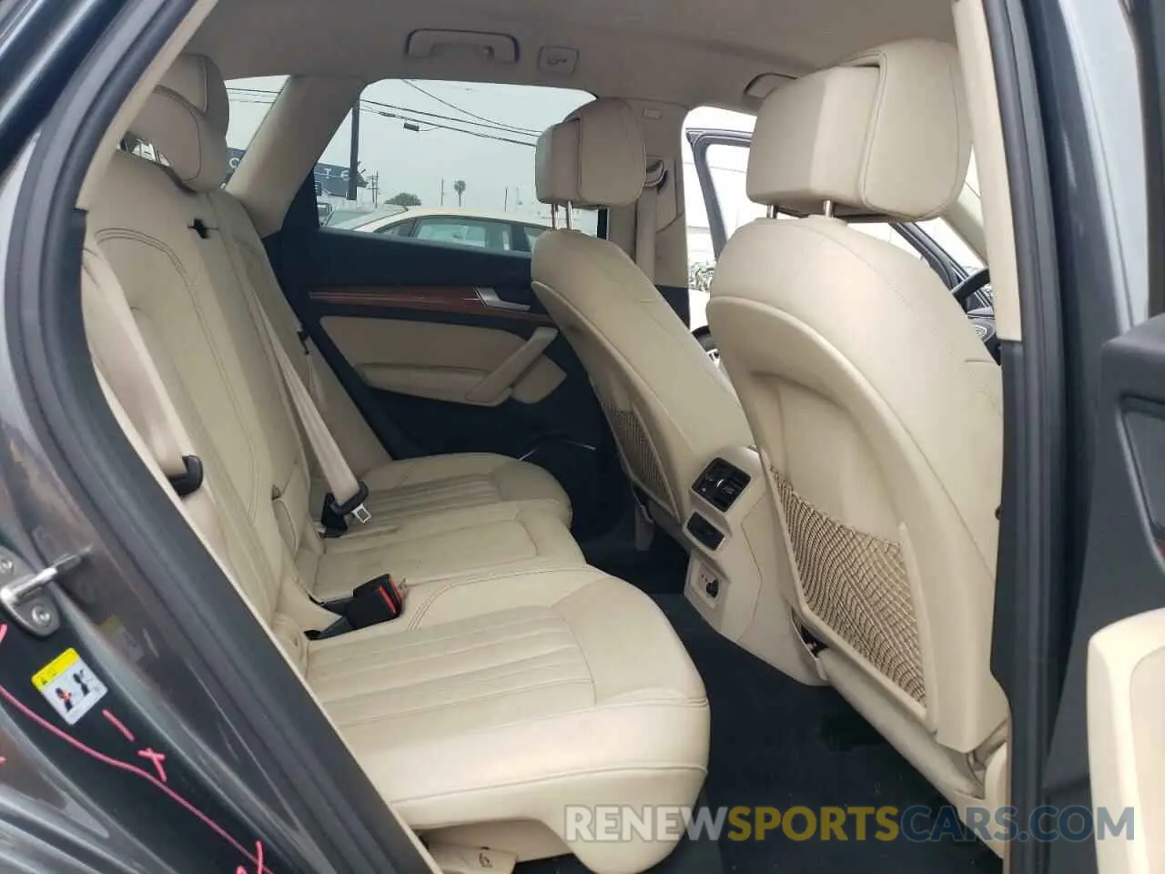 11 Photograph of a damaged car WA1GAAFY0N2109689 AUDI Q5 2022