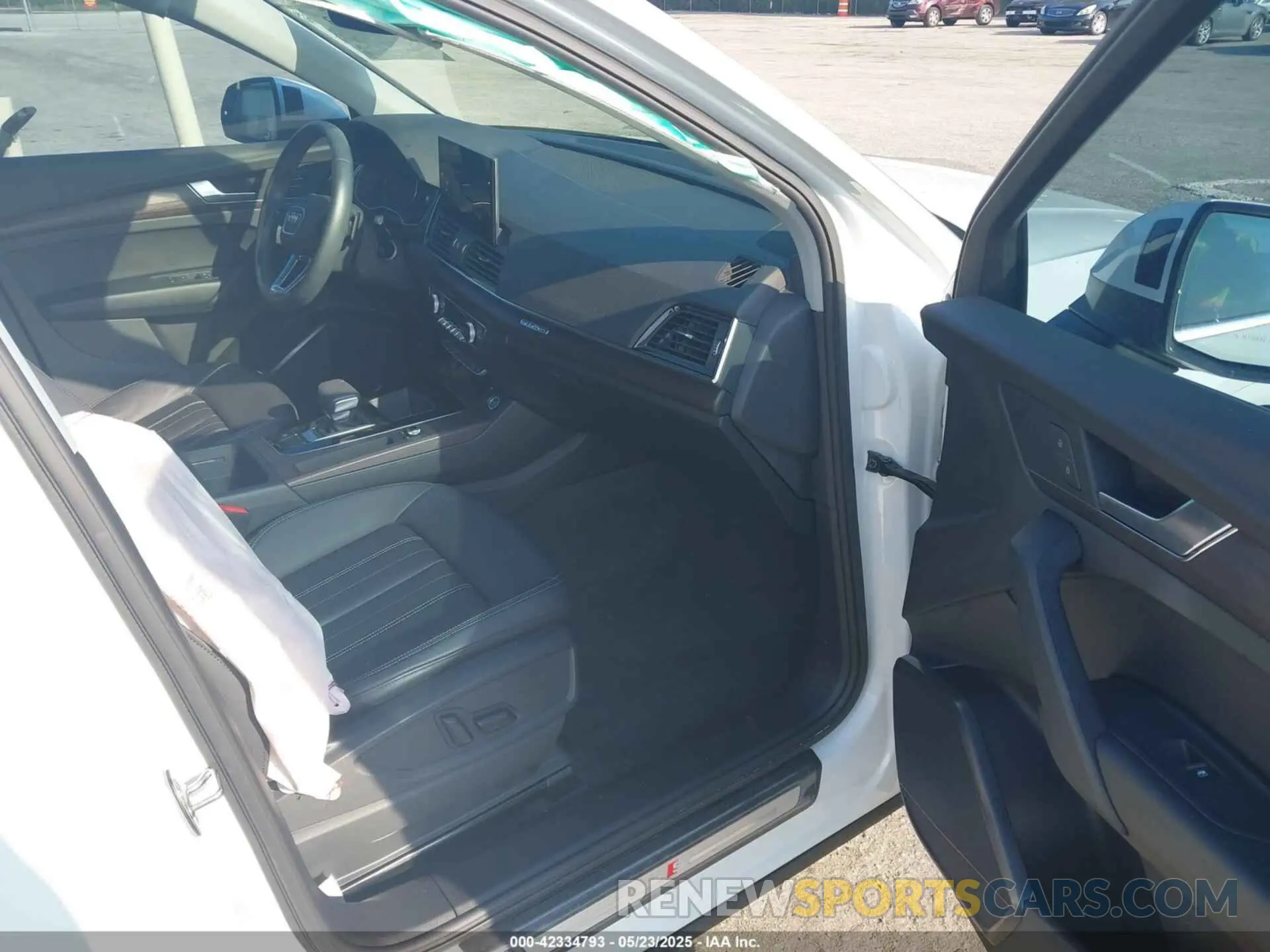 5 Photograph of a damaged car WA1GAAFY1N2021248 AUDI Q5 2022