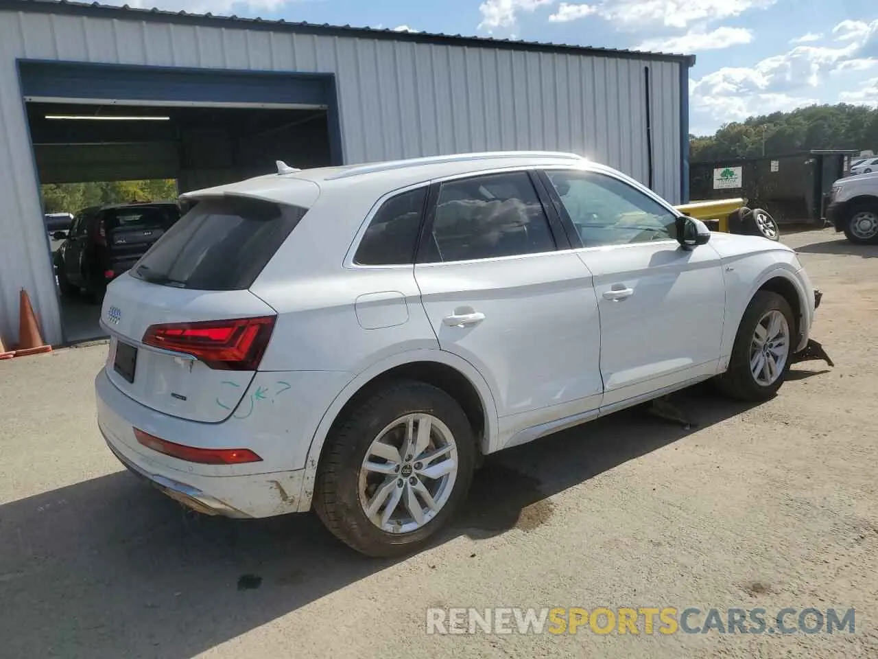 3 Photograph of a damaged car WA1GAAFY1N2070448 AUDI Q5 2022