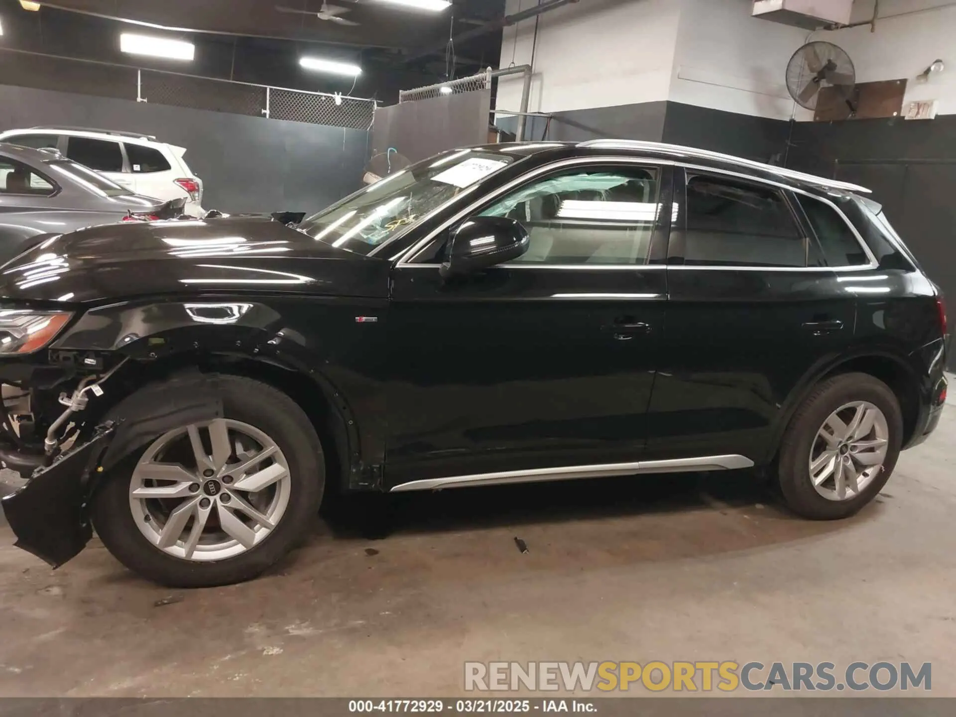 14 Photograph of a damaged car WA1GAAFY2N2049219 AUDI Q5 2022