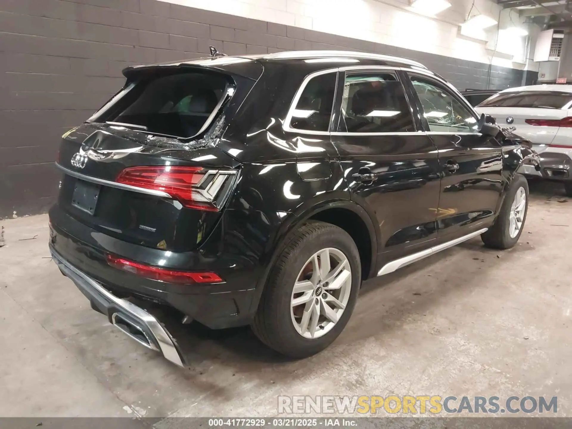 4 Photograph of a damaged car WA1GAAFY2N2049219 AUDI Q5 2022