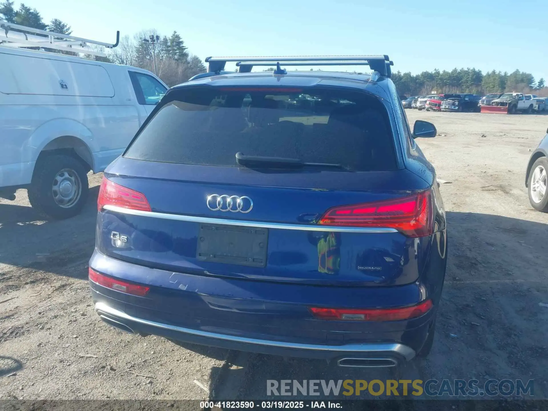 17 Photograph of a damaged car WA1GAAFY2N2061600 AUDI Q5 2022