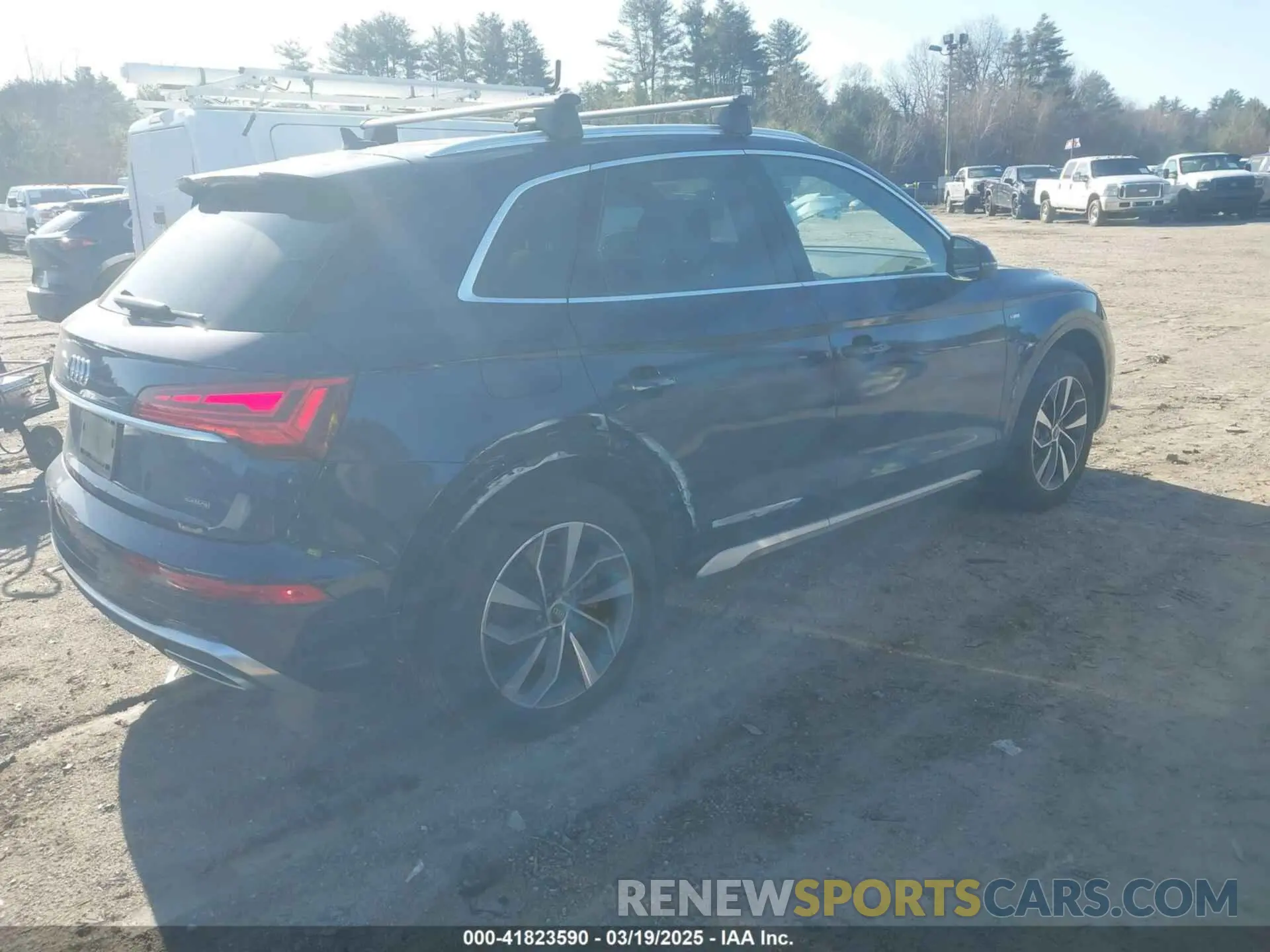 4 Photograph of a damaged car WA1GAAFY2N2061600 AUDI Q5 2022