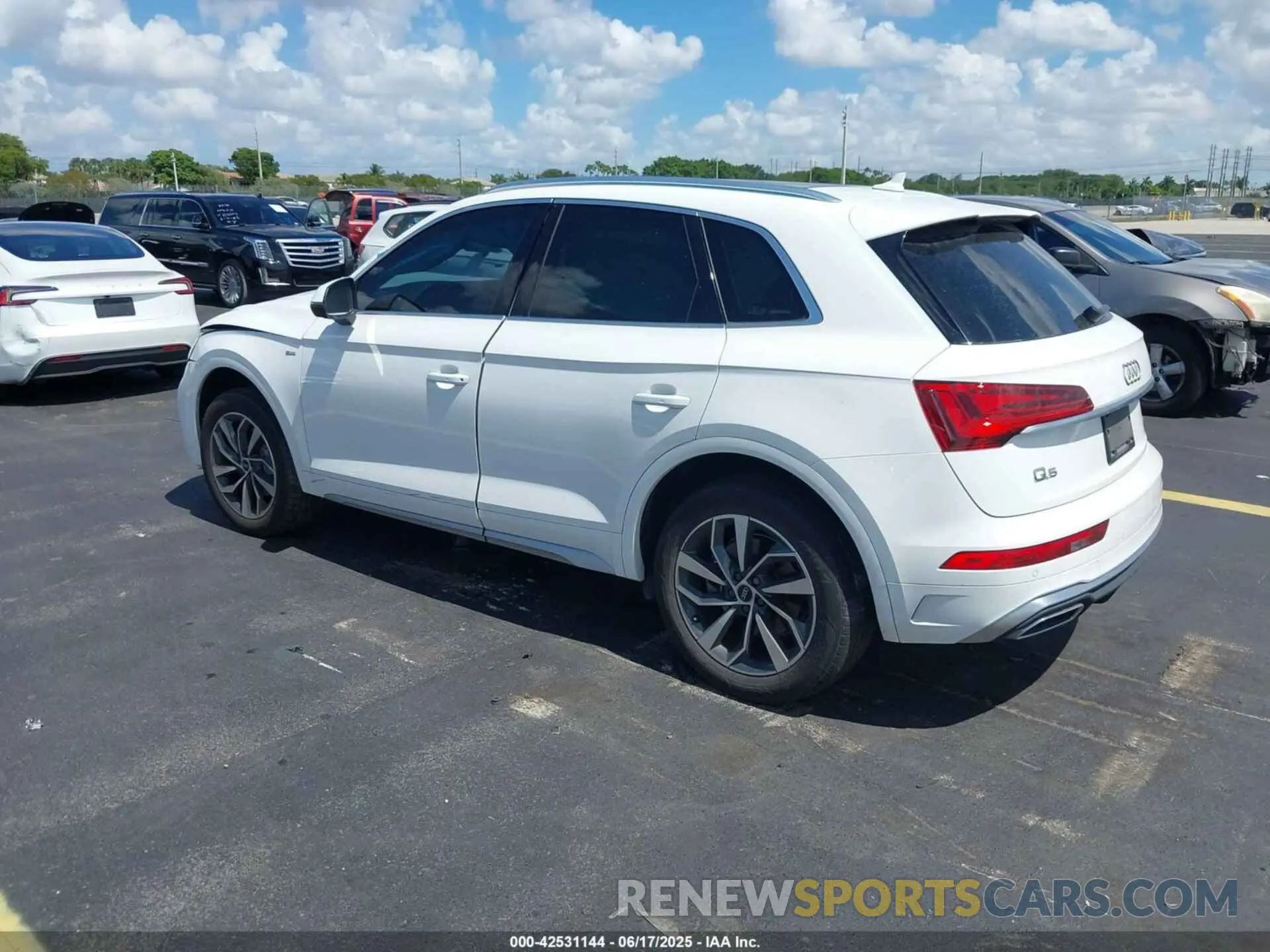 3 Photograph of a damaged car WA1GAAFY2N2087968 AUDI Q5 2022