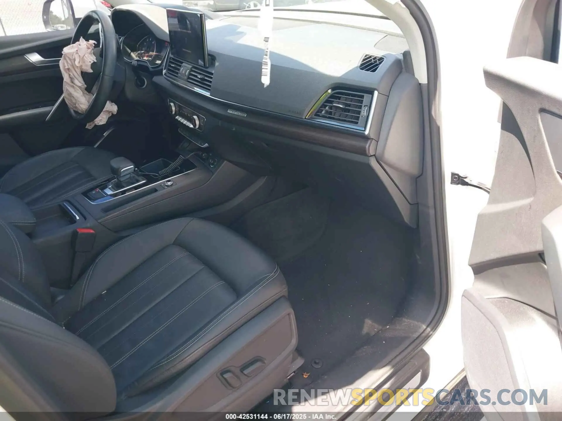 5 Photograph of a damaged car WA1GAAFY2N2087968 AUDI Q5 2022
