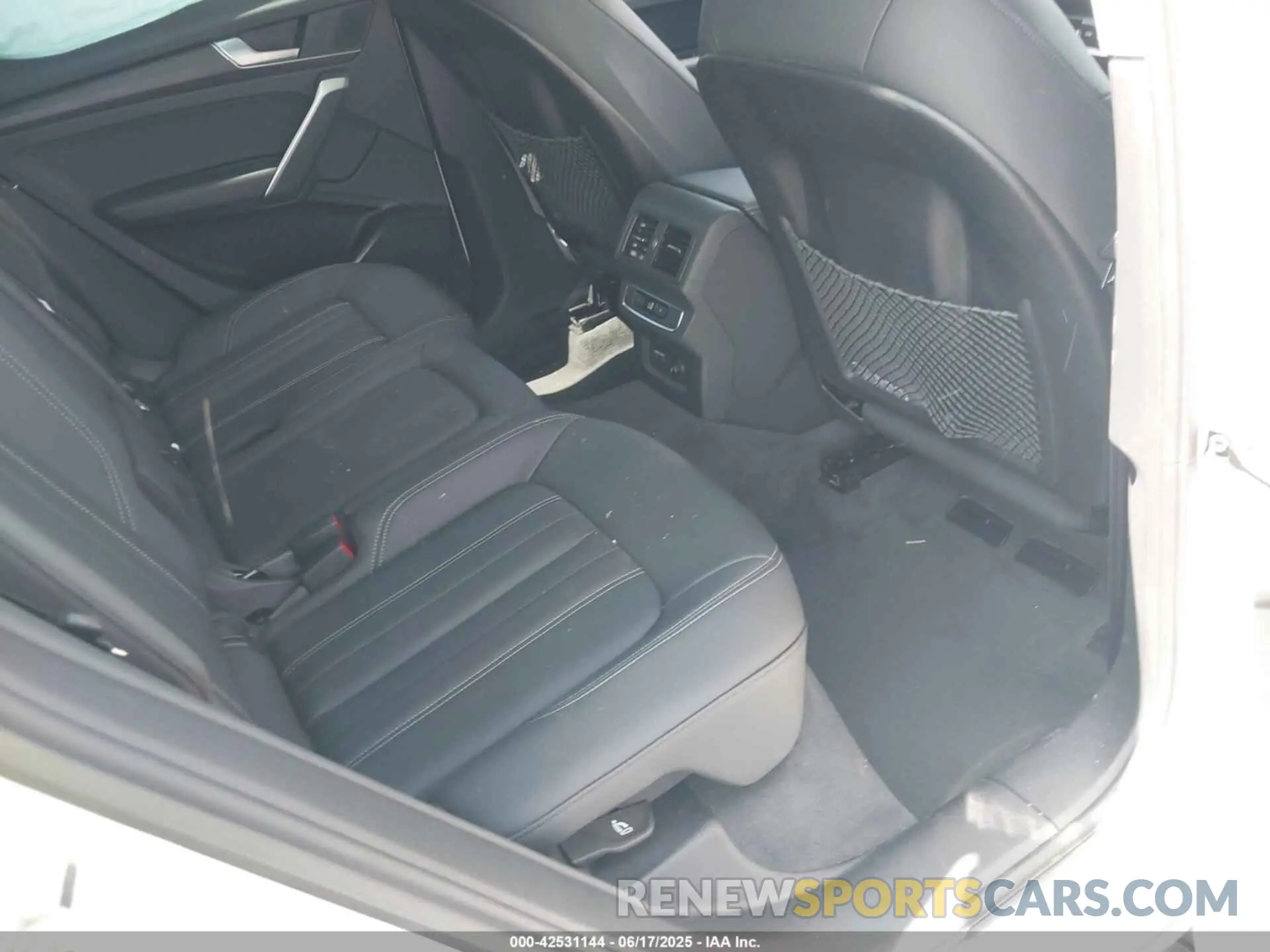 8 Photograph of a damaged car WA1GAAFY2N2087968 AUDI Q5 2022