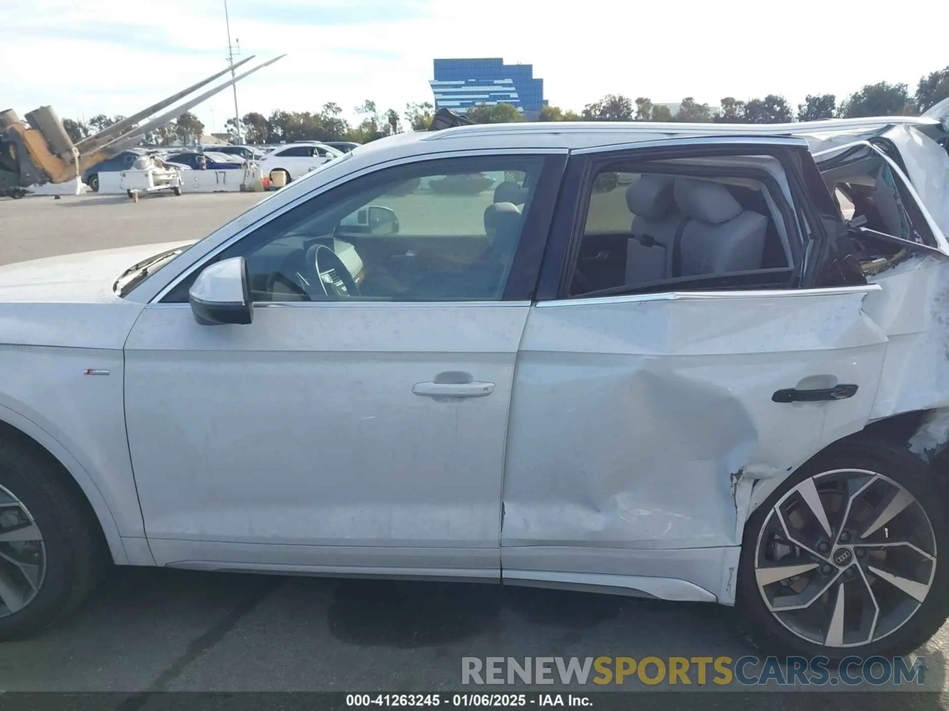 13 Photograph of a damaged car WA1GAAFY3N2101201 AUDI Q5 2022