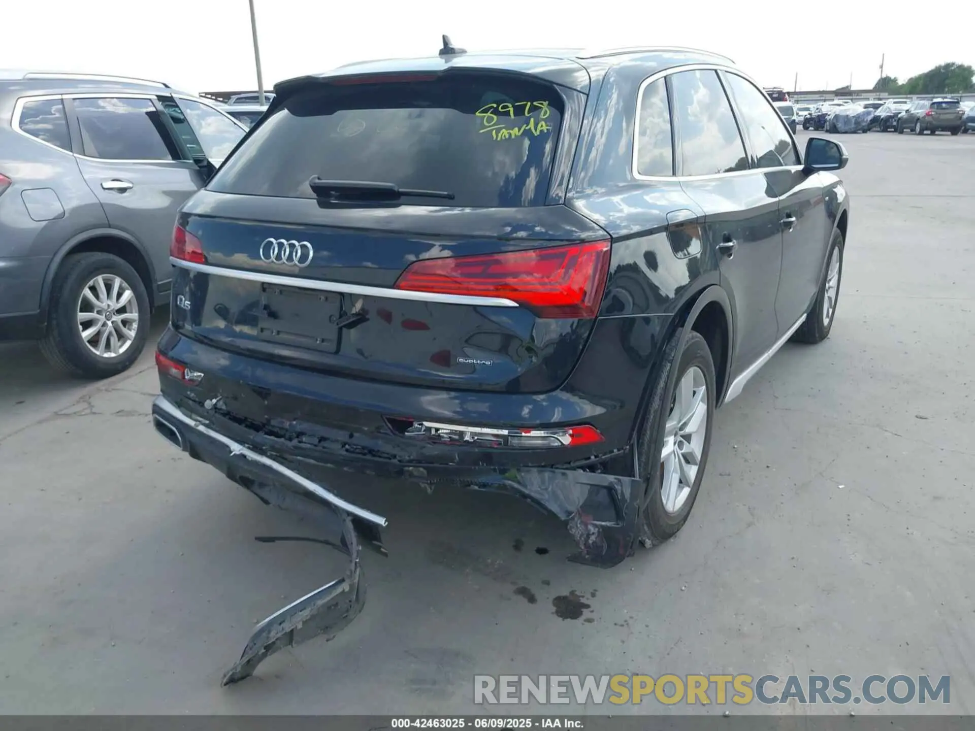 4 Photograph of a damaged car WA1GAAFY4N2004055 AUDI Q5 2022