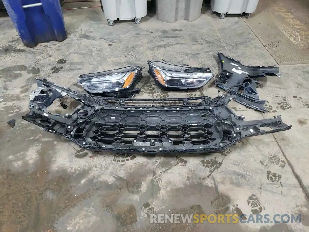 12 Photograph of a damaged car WA1GAAFY4N2050453 AUDI Q5 2022