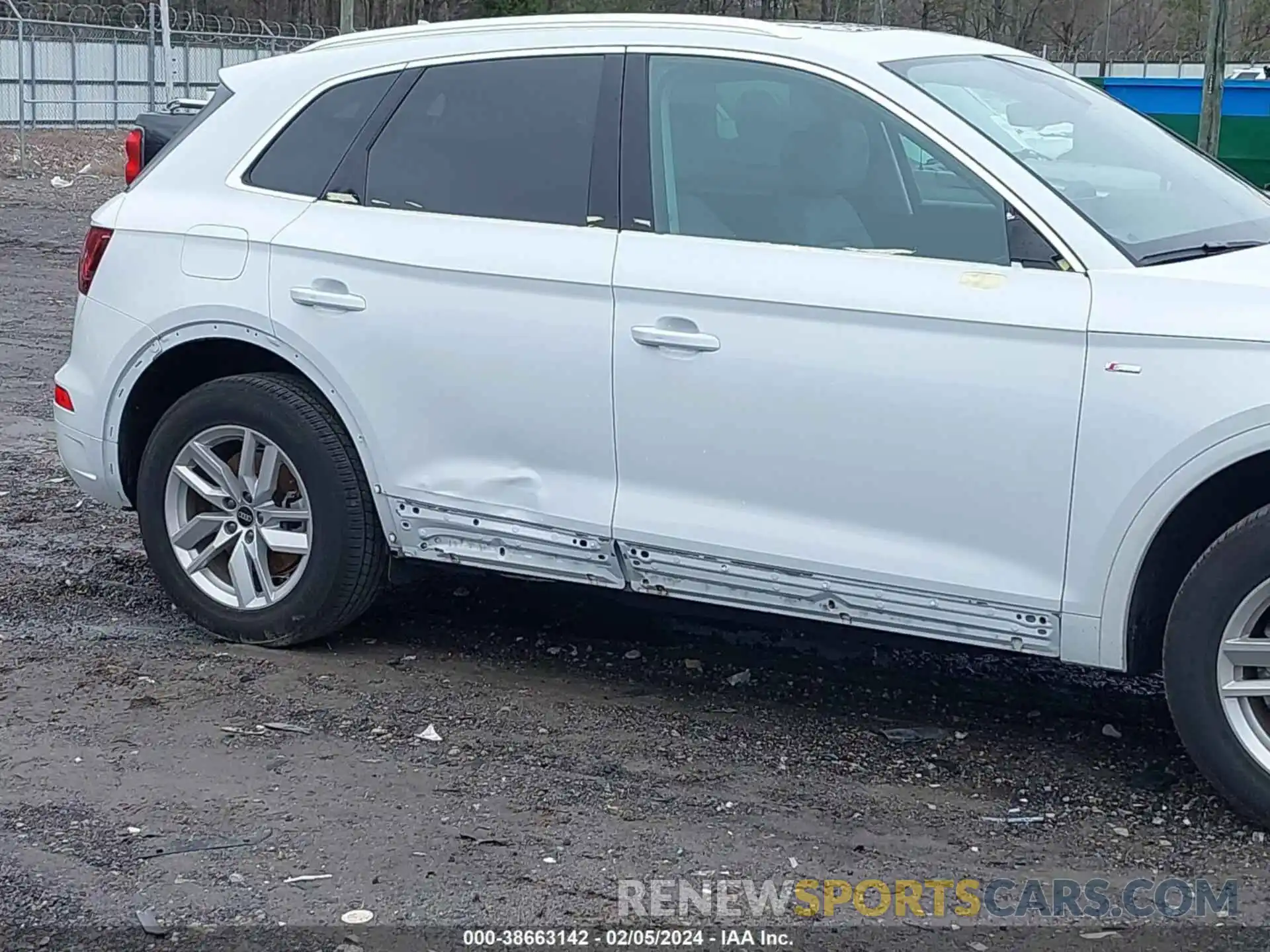 6 Photograph of a damaged car WA1GAAFY5N2056259 AUDI Q5 2022