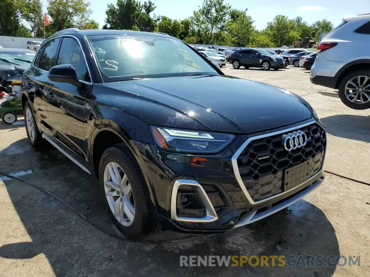 4 Photograph of a damaged car WA1GAAFY5N2057086 AUDI Q5 2022