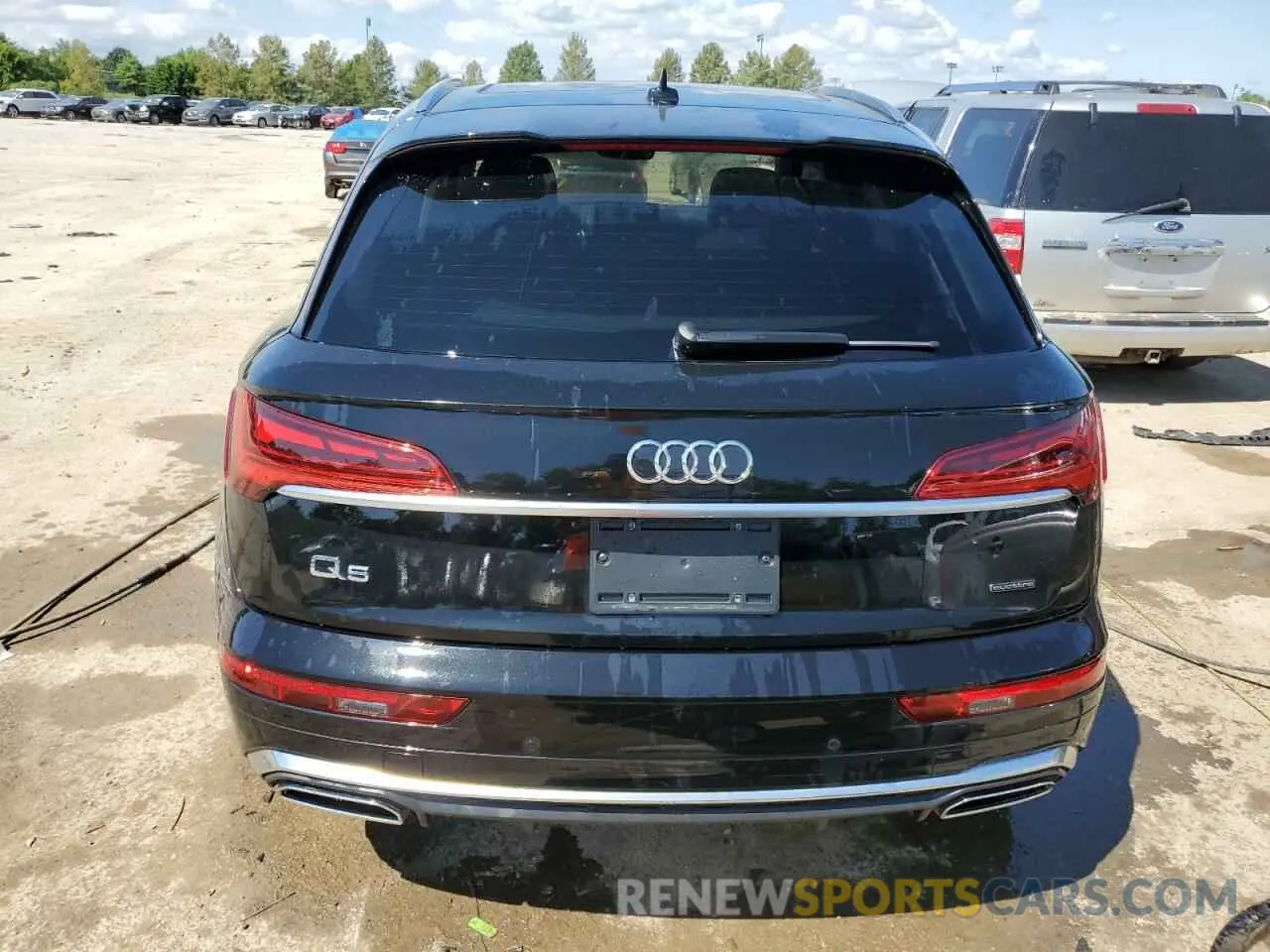 6 Photograph of a damaged car WA1GAAFY5N2057086 AUDI Q5 2022