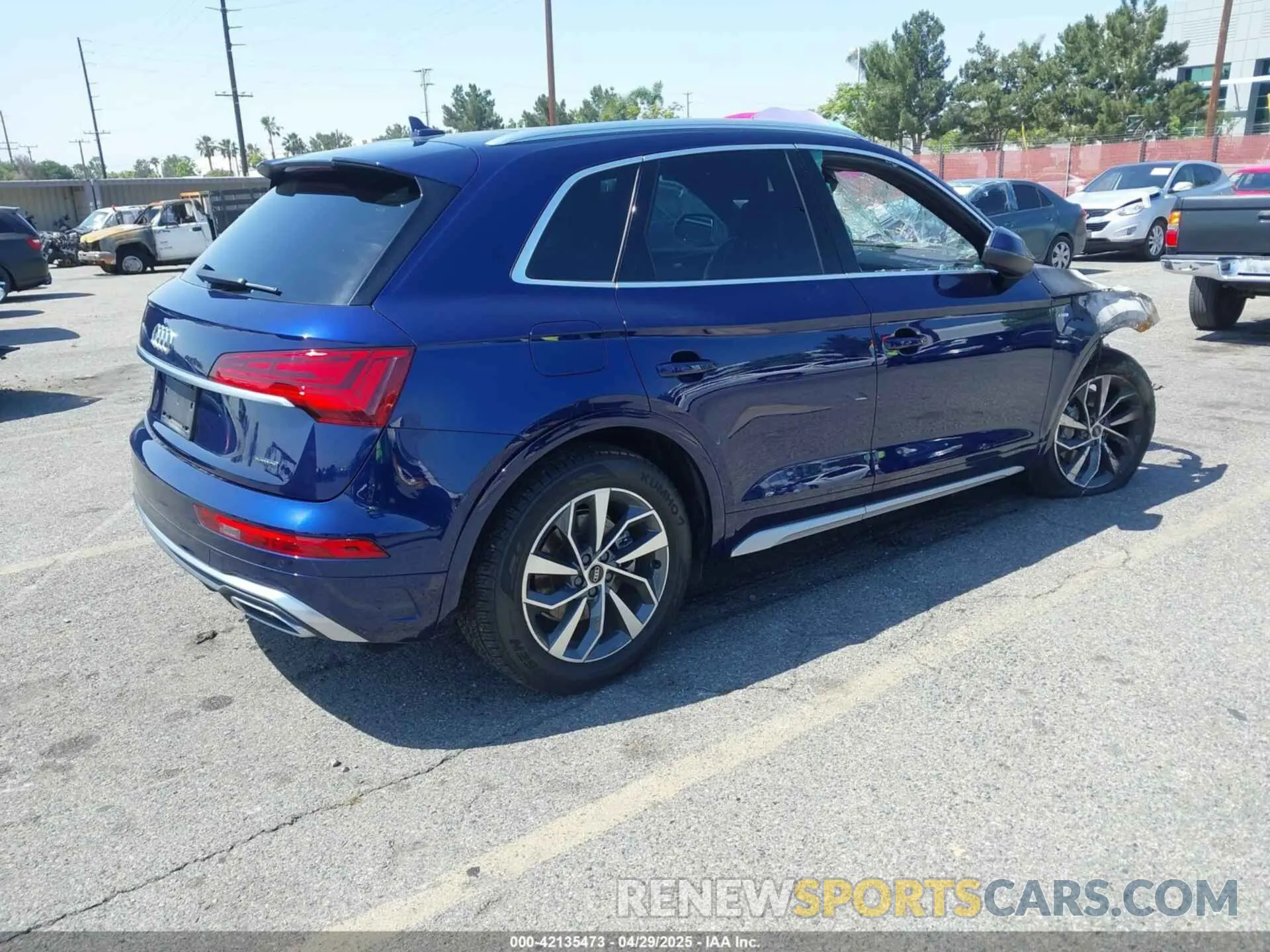 4 Photograph of a damaged car WA1GAAFY5N2080030 AUDI Q5 2022