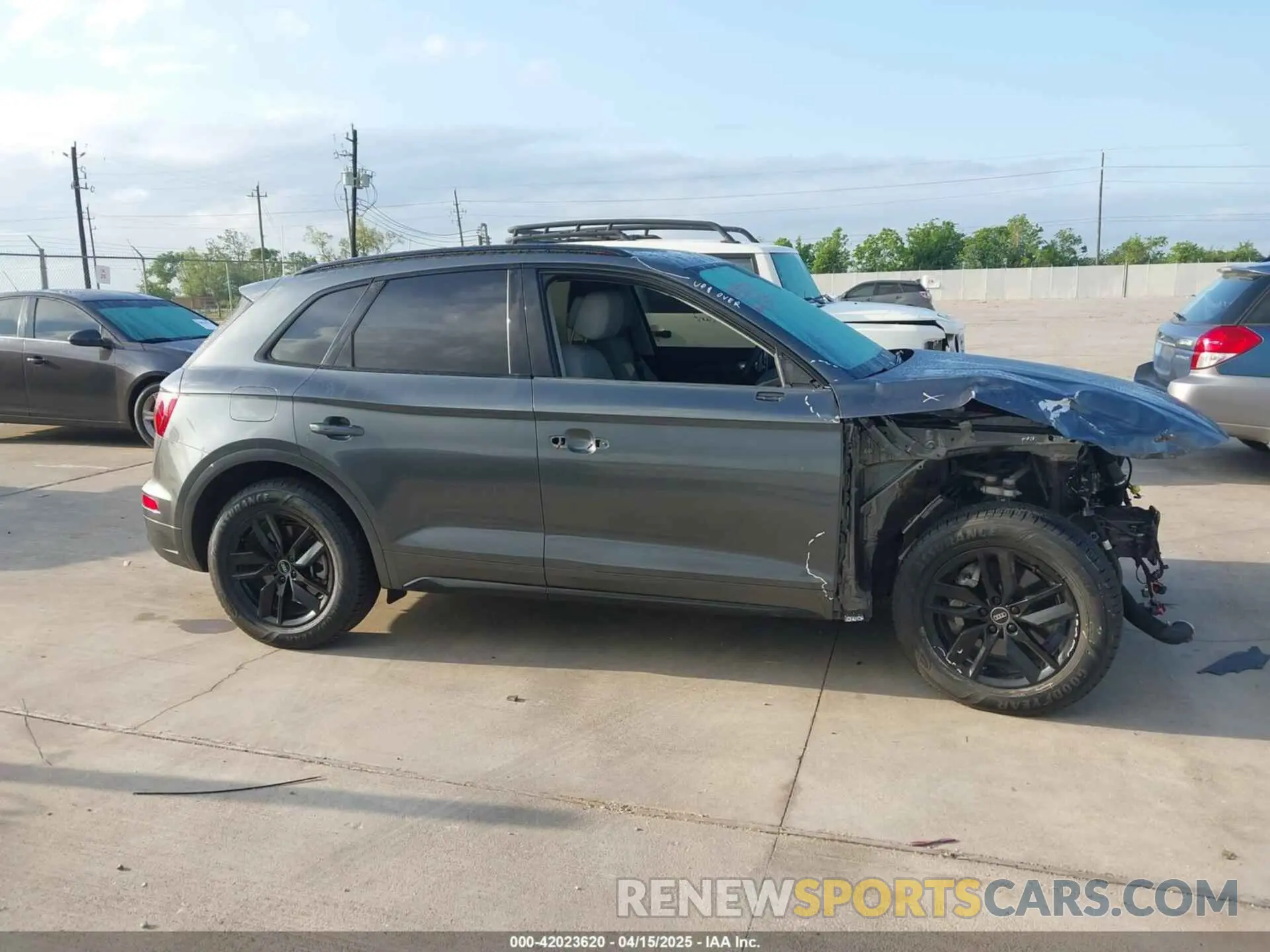 13 Photograph of a damaged car WA1GAAFY5N2135253 AUDI Q5 2022
