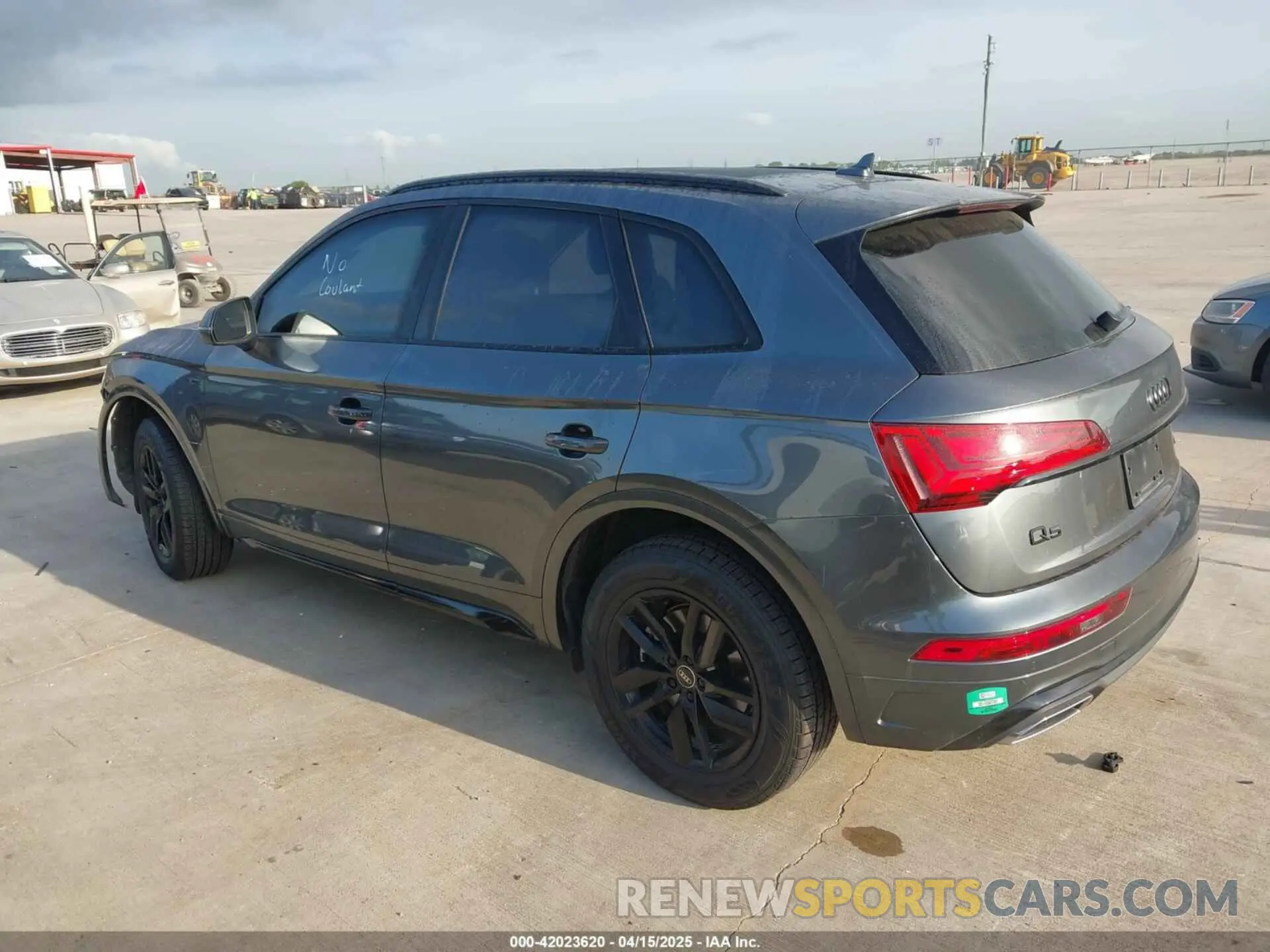 14 Photograph of a damaged car WA1GAAFY5N2135253 AUDI Q5 2022