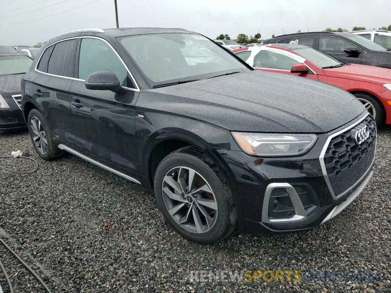 4 Photograph of a damaged car WA1GAAFY6N2031385 AUDI Q5 2022