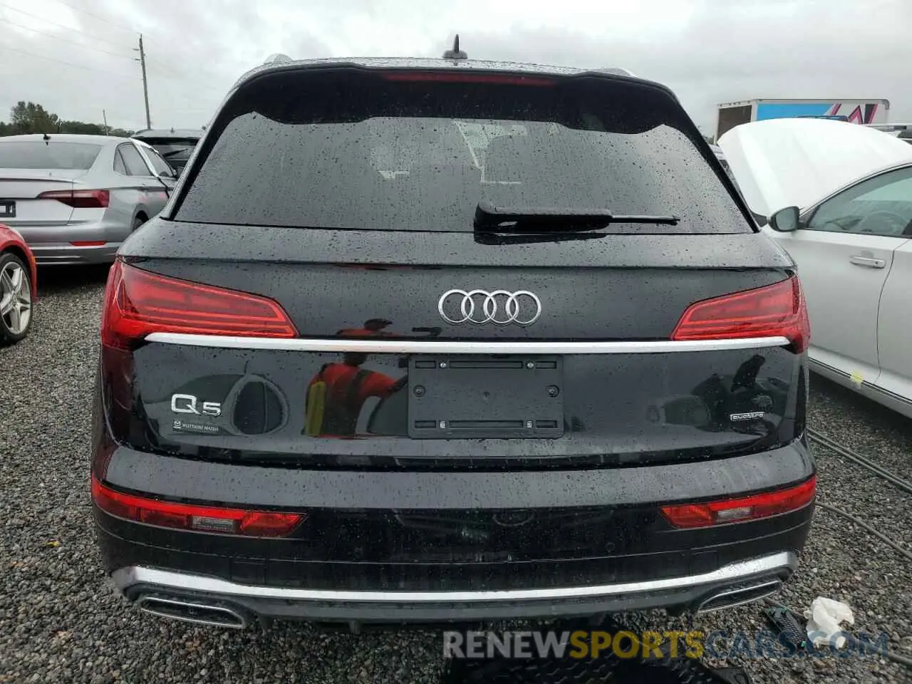 6 Photograph of a damaged car WA1GAAFY6N2031385 AUDI Q5 2022