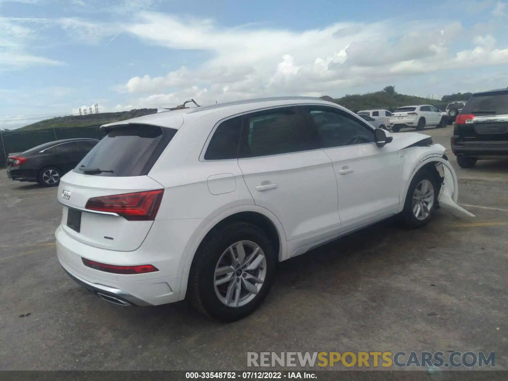 4 Photograph of a damaged car WA1GAAFY7N2017186 AUDI Q5 2022