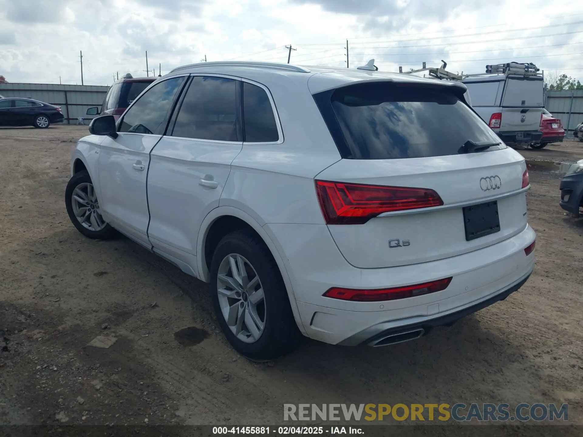 3 Photograph of a damaged car WA1GAAFY8N2017164 AUDI Q5 2022
