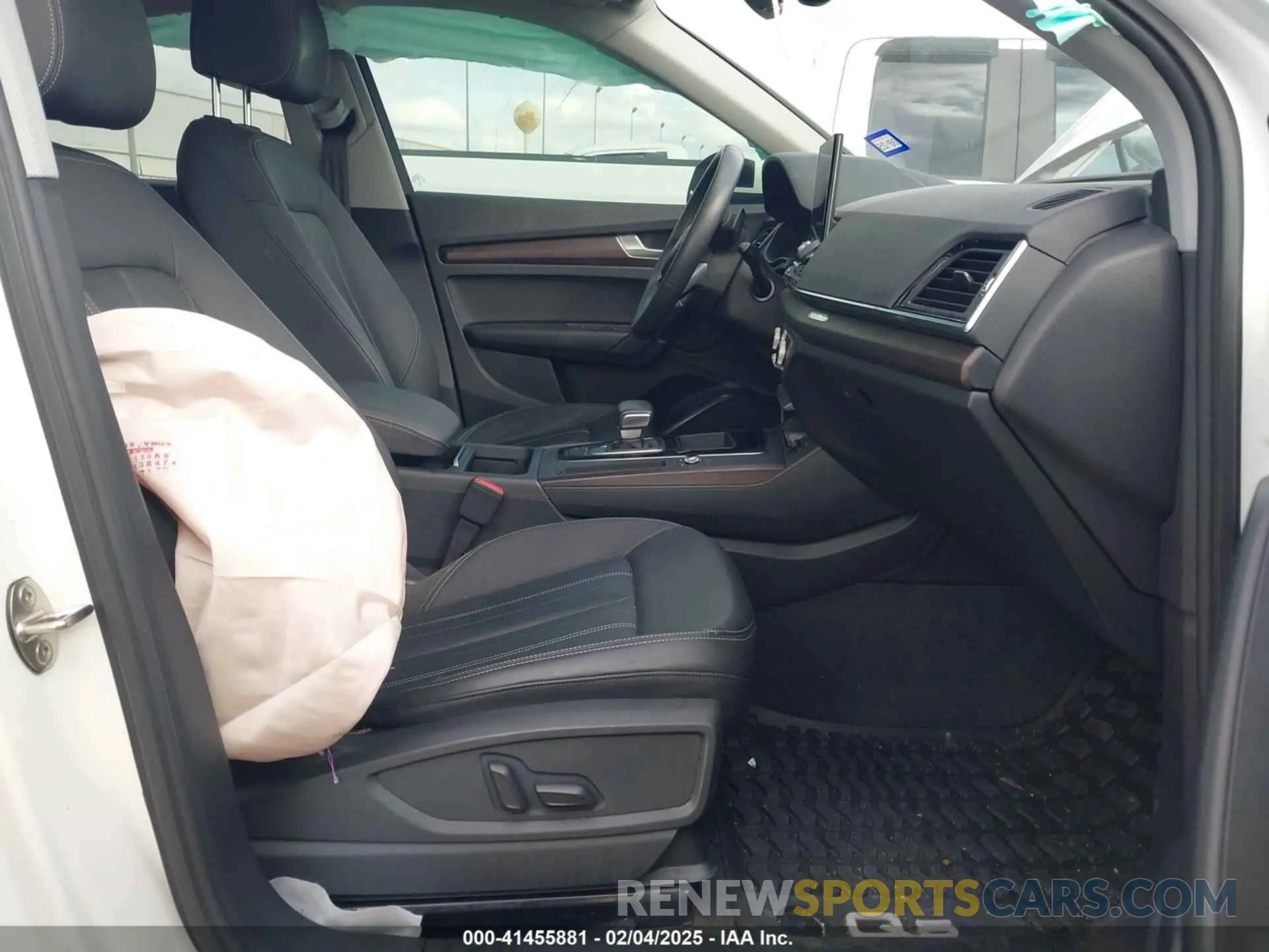 5 Photograph of a damaged car WA1GAAFY8N2017164 AUDI Q5 2022